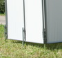 Windstabile Aufstellung von Raucherkabinen mit Schraub-Erdankern