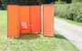 Mobile Umkleide Frabe Terracotta / Orange mit Doppeltr auf Schraub-Erdankern