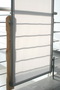 Ballkonbefestigung Paravent mit Brett und 2x Wand-Clip an Gelnder